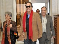 Le réalisateur de renommée internationale Oliver Stone pour la première fois en Algérie                                    Demandant à venir par un vol d'air Algérie et à goûter aux plats traditionnels