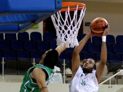 A la recherche de repères                                    La sélection nationale de basketball en stage de préparation