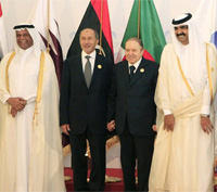 Vers la normalisation entre Alger et Tripoli                                    Rencontre tripartite entre Bouteflika, le président du CNT libyen et l'émir du Qatar