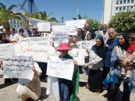 Les familles des otages libérés espèrent un rapatriement rapide                                    Privées d'informations sur la situation de leurs proches