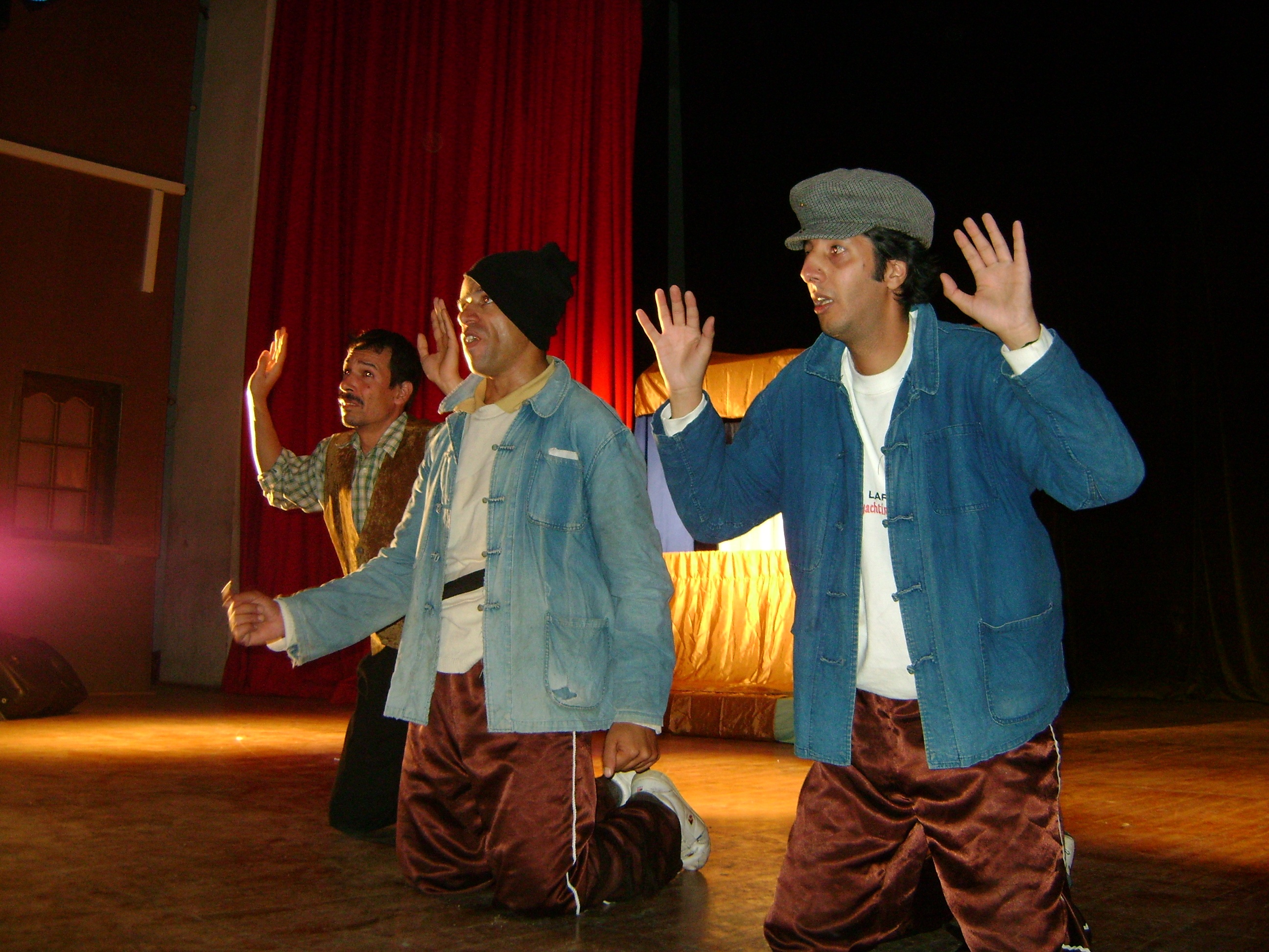 Le 4e art algérien, otage des textes étrangers                                    BORDJ MENAIL, JOURNEES THEATRALES