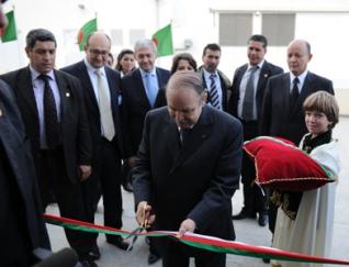 Le président Bouteflika inaugure le métro d'Alger