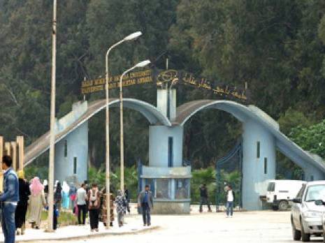 Les étudiants en Mines ferment le rectorat                                    Université Badji Mokhtar de Annaba