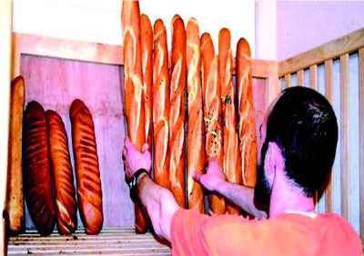 Les boulangers trichent sur le poids de la baguette de pain