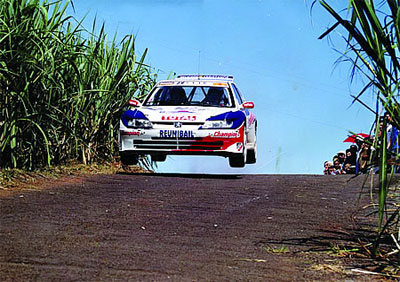 Une colombe au service des sports mécaniques