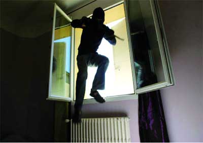 A peine sortis de prison, des cambrioleurs dévalisent une maison