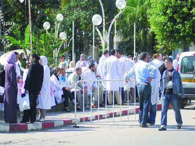 Réintégration de 24 500 conventionnés et vacataires du secteur de la santé                                    Unité nationale de la santé du Snapap