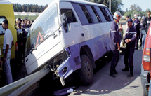 7 morts et 12 blessés dans un tragique accident de la route                                    UN MINI BUS DESSERVANT LA LIGNE ORAN - MOSTAGANEM DERAPE