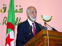 'Nous revendiquons la neutralité de l'administration'                                    Belkhadem a installé hier la commission de préparation des législatives