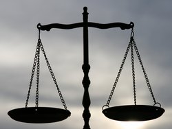 مميزات وعدل القضاء الإسلامي