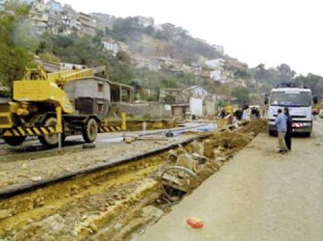 Mise en service reportée du collecteur de l'oued M'kessel                                    Les services de l'hydraulique l'expliquent par la nature du sol