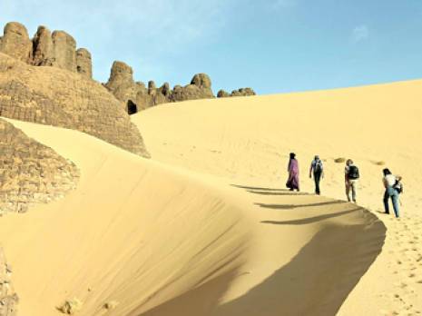 Le spectre de la sécheresse touristique plane sur le Tassili N'Ajjer                                    Entre les attaques d'AQMI et les effets du conflit libyen