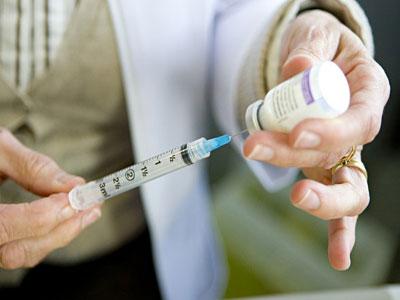 Le vaccin reste le monopole de l'Institut Pasteur                                    Il n'est pas prescrit systématiquement et n'est pas disponible sur tout le territoire