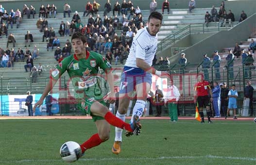 WAT 1 ' JSMB 0 : Tlemcen respire, Béjaïa accuse Hallalchi