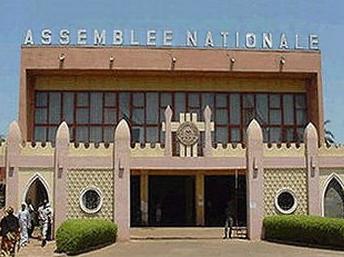 L'Algérie renonce au mandat d'arrêt contre le député Targui au parlement malien                                    Une nouvelle correspondance du ministère de la justice informe Bamako du rétablissement de la situation