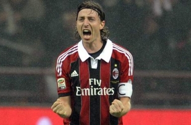 مونتوليفو فخور بشارة قيادة الميلان