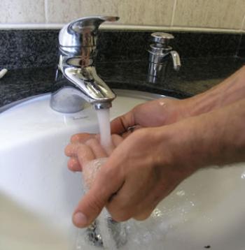 «De l'eau en abondance»                                    ABDELMALEK SELLAL À PARTIR D'ORAN