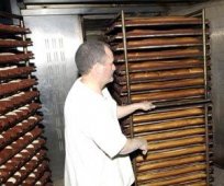 600 خباز بوهران يهددون بالدخول في إضراب