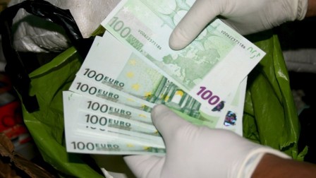 Saisie de 10 000 euros à l'aéroport de Sétif