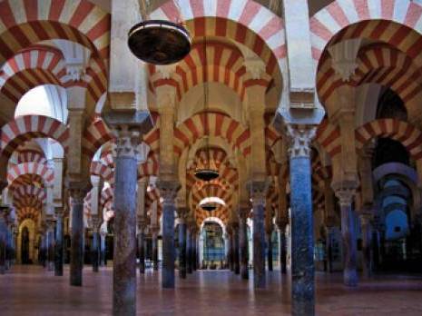 Exposition sur la vie des musulmans en Autriche                                    Tlemcen, capitale de la culture islamique