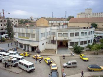 30 dinars pour 7 kilomètres                                    LES PROPRIETAIRES DE BUS FIXENT LES PRIX