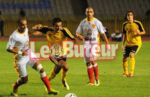 USMH : El Harrach crie à la Hogra