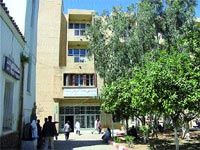 ILS Y AFFLUENT DE TOUTES LES REGIONS DU PAYS                                    Le centre anticancéreux de Blida dépassé