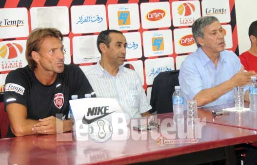 USMA : Aïssaoui tire sur Renard : «Je sais faire la différence entre un entraîneur qui s'implique dans son travail et celui venu pour bronzer dans notre pays»