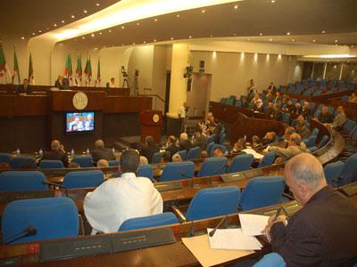 1 250 milliards de DA aux entreprises publiques en trois ans                                    Les aides et soutiens du gouvernement en hausse