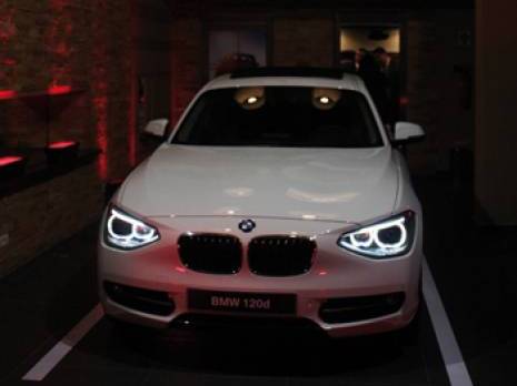 Plaisir de conduire et puissance germanique                                    Introduction sur notre marché de la nouvelle BMW série1