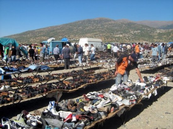 Le gouvernement compte interdire l'importation de la friperie