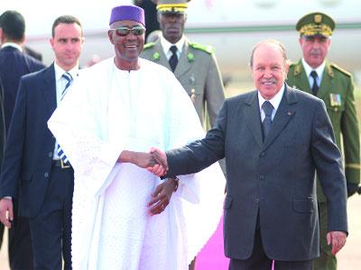 L'axe Alger-Bamako se renforce                                    Mise en place d'une coopération militaire et économique multiforme