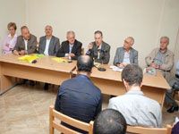 Le mouvement de redressement du FLN veut aller vers un congrès extraordinaire                                    Goudjil : 'L'ère des SG désignés d'en haut, c'est fini !'