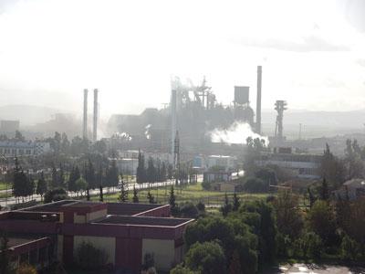 Chérif Rahmani «amarre» les premiers conteneurs cyanurés à expédier en France                                    Il a débuté la première opération de dépollution industrielle (sur les 10 programmées en Algérie) depuis Constantine