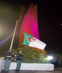 Célébration du 57ème anniversaire de la Révolution : levée de l'emblème national au sanctuaire des martyrs