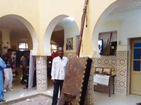 Un guimbri géant digne du Guinness                                    Salem Kabouss. artisan