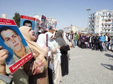 Elles en appellent aux valeurs de Novembre                                    Les familles des disparus rassemblées hier