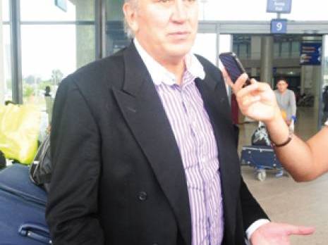 «Surprenant ce qui se passe cette saison»                                    François Bracci. Entraîneur du MC Alger