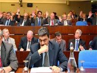 les députés tranchent pour l'interdiction de son importation                                    La fripe, c'est fini !