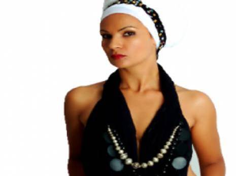 J'aimerais collaborer avec Idir !                                    Oum. Chanteuse marocaine