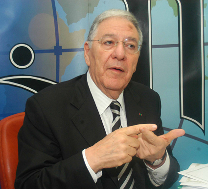 La mafia des médicaments responsable d'une surfacturation de près de 100 millions de dollars                                    Ould Abbas révèle les résultats d'une enquête préliminaire ordonnée par Ouyahia