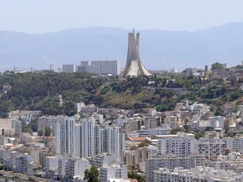 «Personne ne pourra juger vos réformes»                                    RAYMOND MAXWELL À L'EXPRESSION