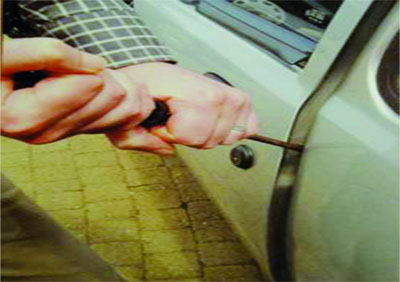 Des voleurs de voitures de luxe sous les verrous