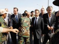 BHL, faiseur de guerres pour le compte de la France                                    L'élysée a fourni armes et soldats aux 'rebelles' libyens