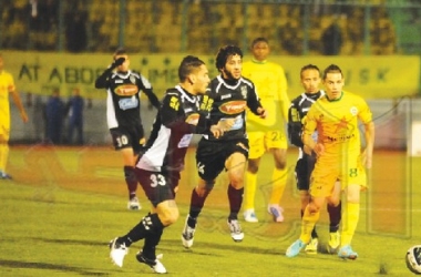 ش .القبائل 1 و.سطيف 1 : جحنيط يُبقي الوفاق في السحاب ويُجبر حناشي على الانسحاب