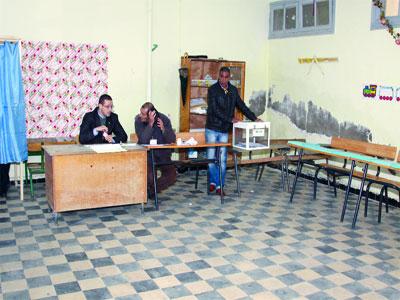 L'abstention et les bulletins nuls en force                                    Les élections locales par les chiffres