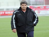 La JSK s'impose en amical face au PAC                                    Ighil prépare l'USMA