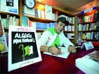 IL A DEDICACE, HIER, SON DERNIER ALBUM, 'ALGERIE MON HUMOUR'                                    Ali Dilem fait un tabac à Béjaïa !