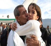 Les marins algériens retrouvent leurs familles après 11 mois de captivité