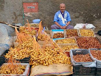 Les dattes, un patrimoine à préserver                                    SYMPOSIUM INTERNATIONAL SUR LA PHOENICICULTURE